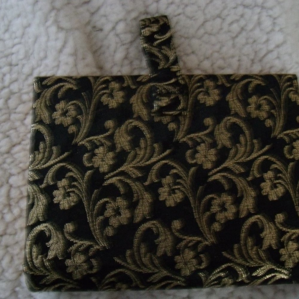 EXQUISITE VINTAGE BROCADE EVENING/PURSE NEVER USED